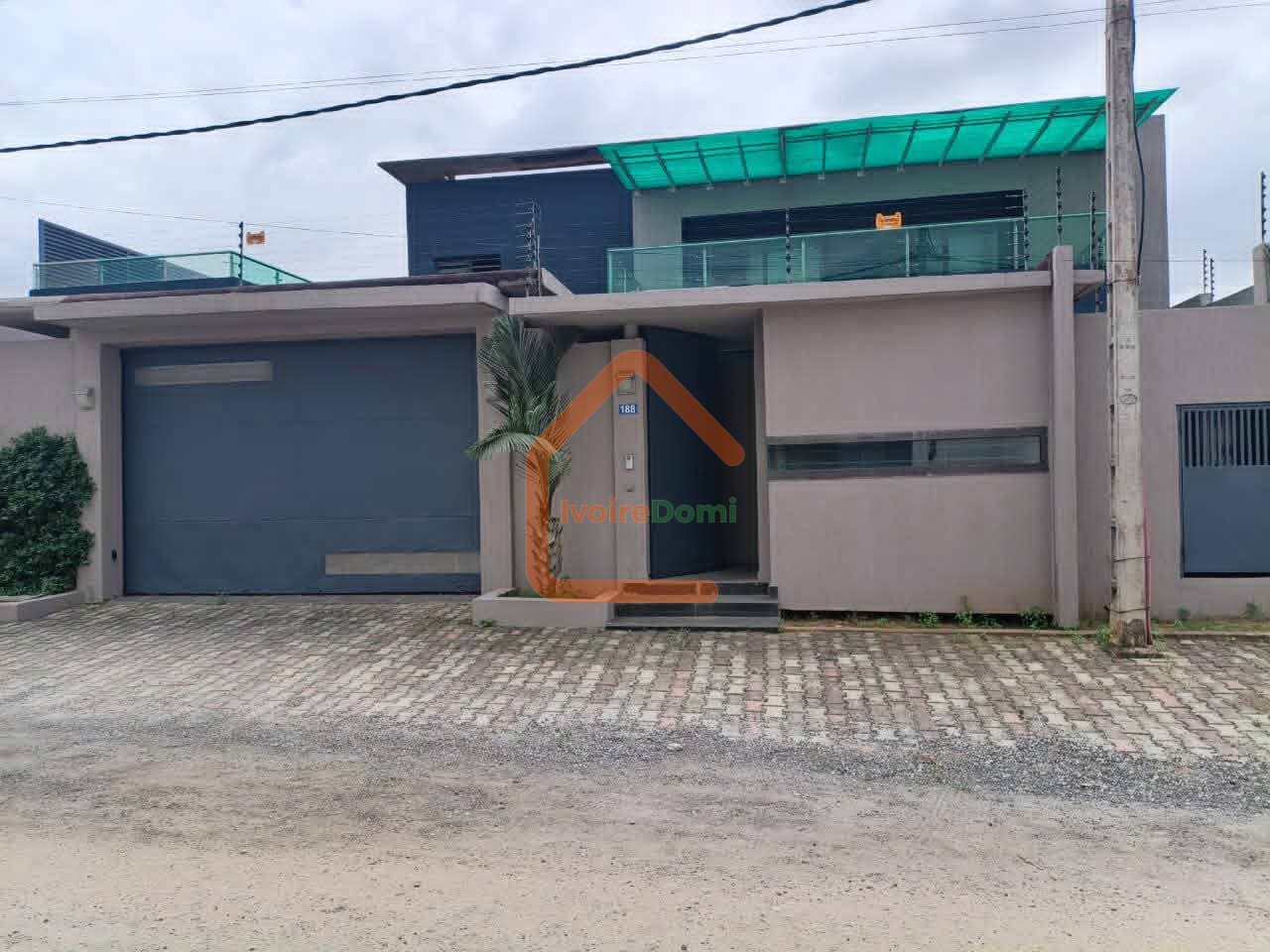 🏡 RIVIERA 4 – VILLA DUPLEX T12 DE HAUT STANDING À LOUER