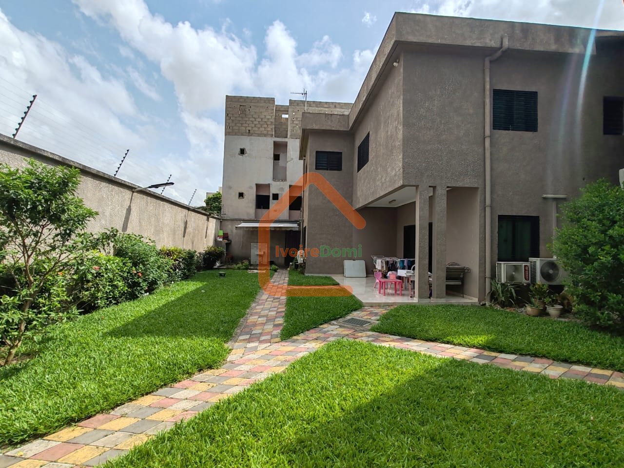 VILLA BASSE EN VENTE
