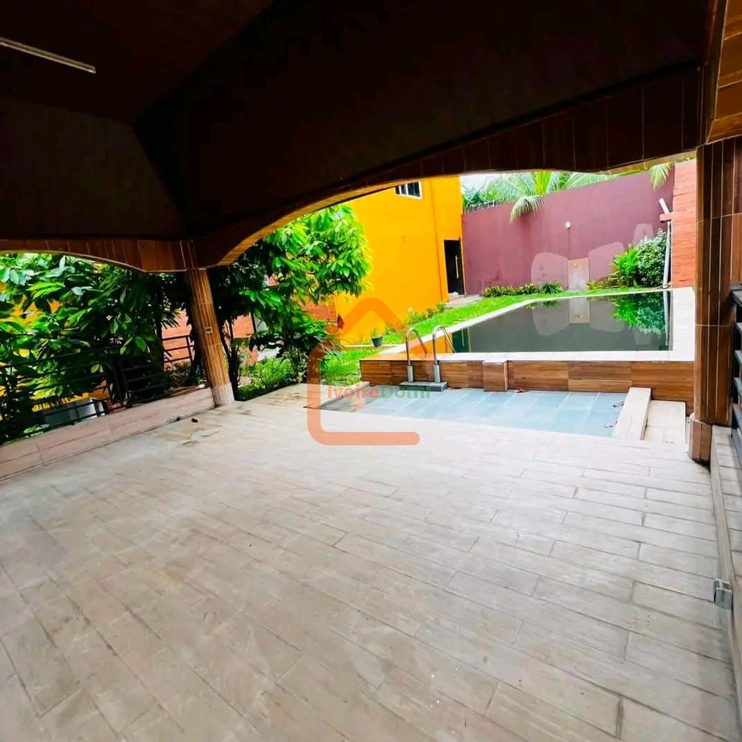 Villa duplex de 15 pièces