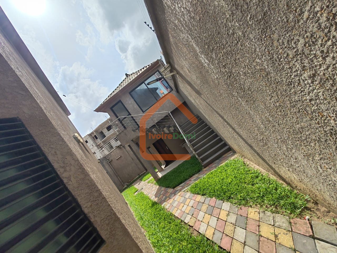 VILLA BASSE EN VENTE