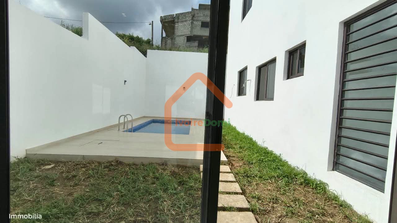 DUPLEX EN VENTE