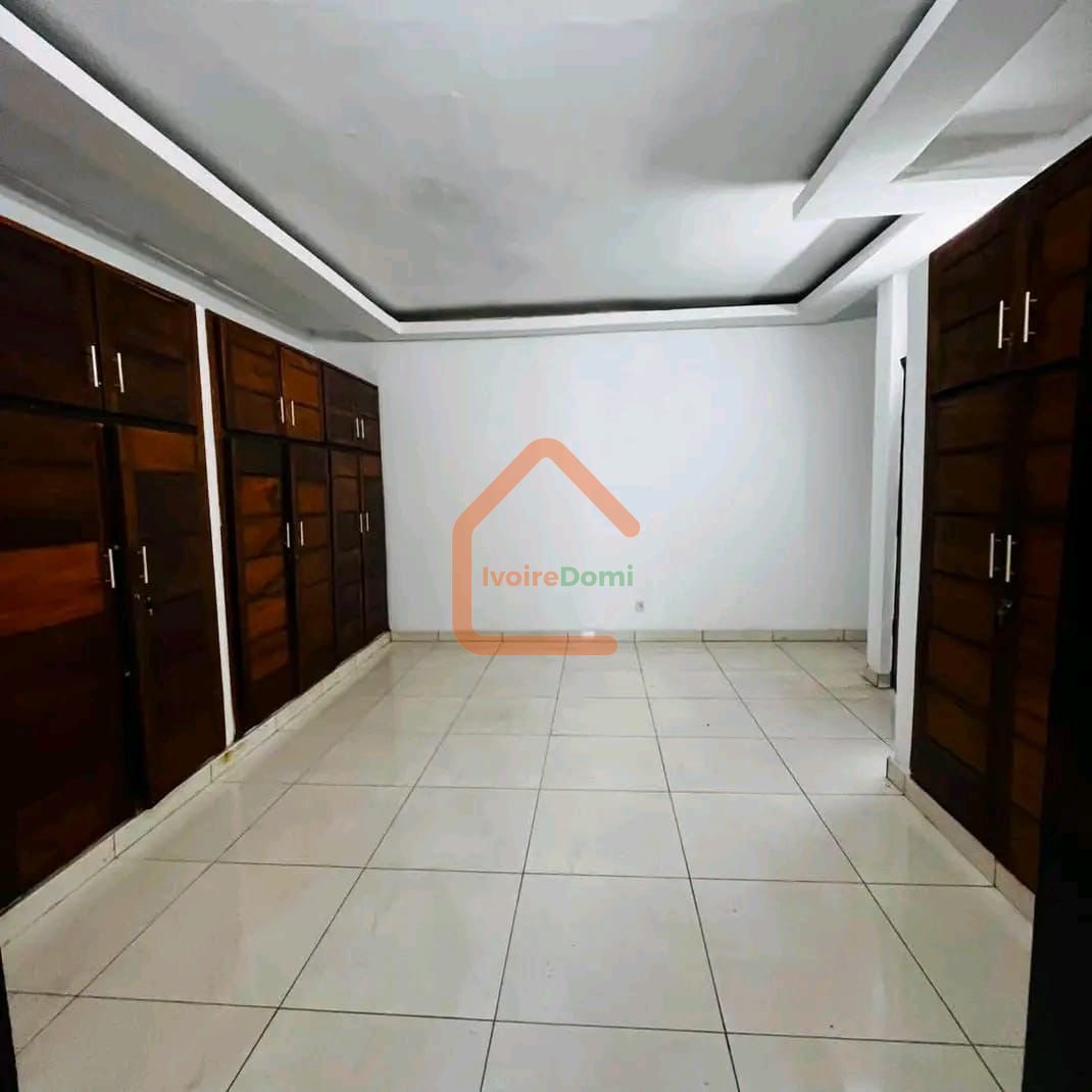Villa duplex de 15 pièces