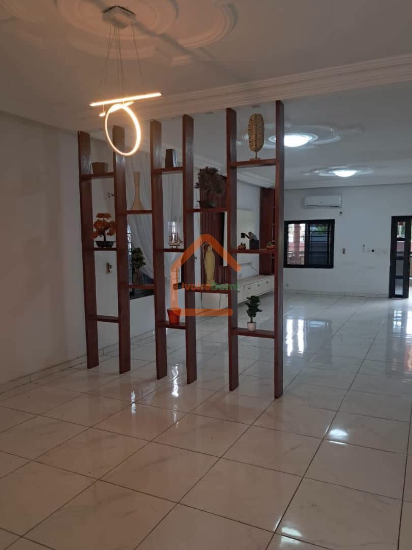 Villa duplex de 7 pièces