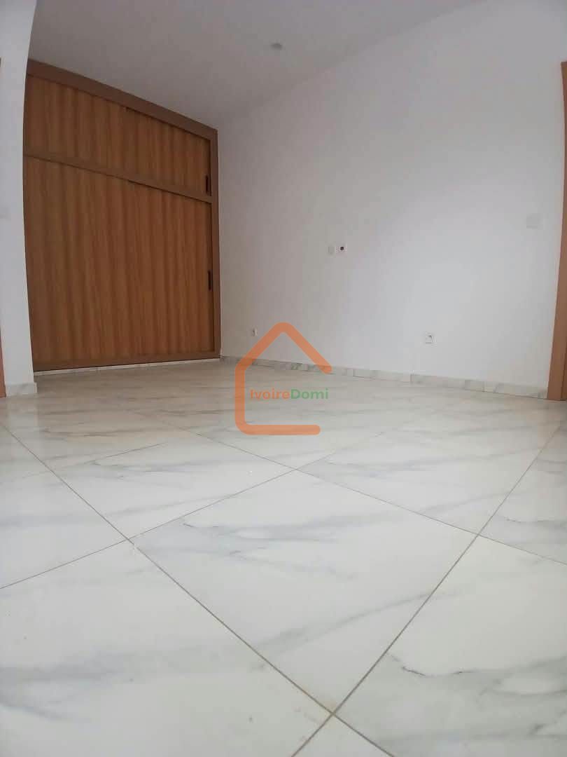 Villa duplex de 4 chambres à vendre à Assouindé Assinie