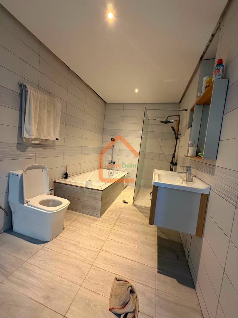 INMMEUBLE EN VENTE A YOPOUGON