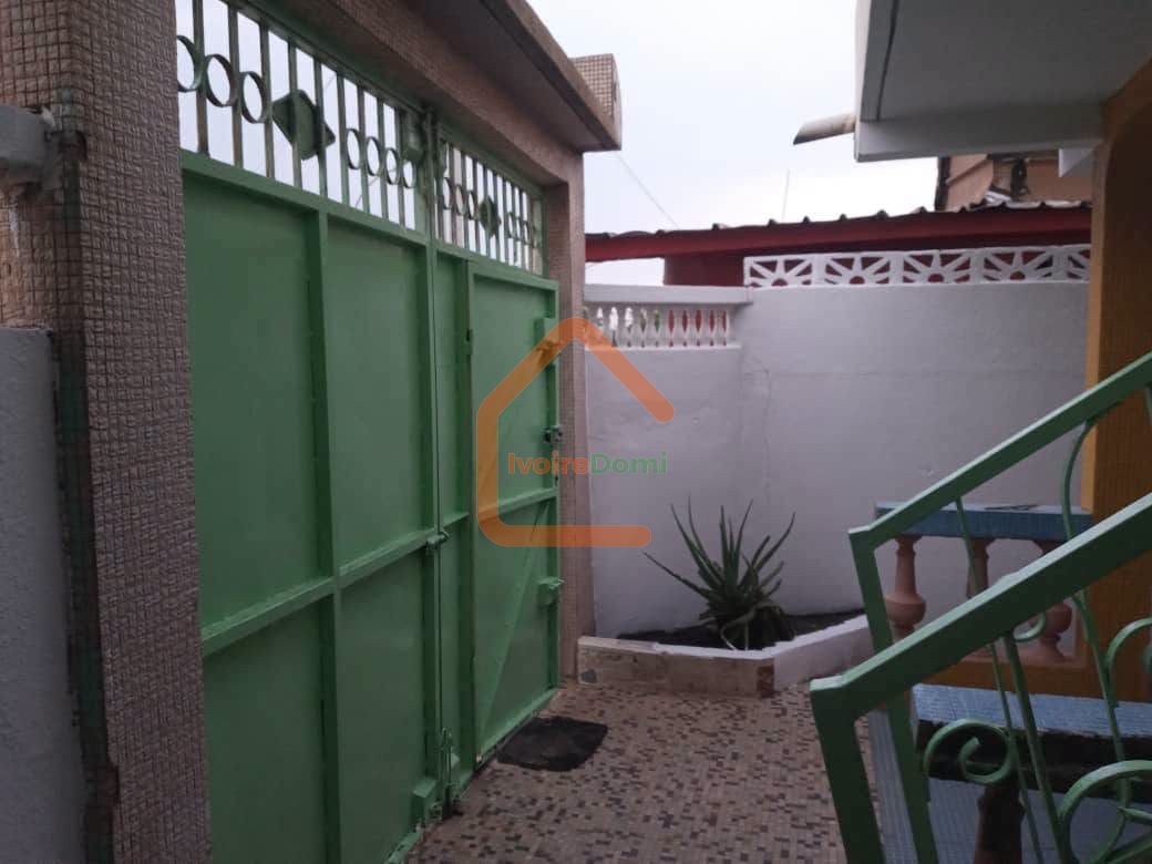 VILLA BASSE EN VENTE