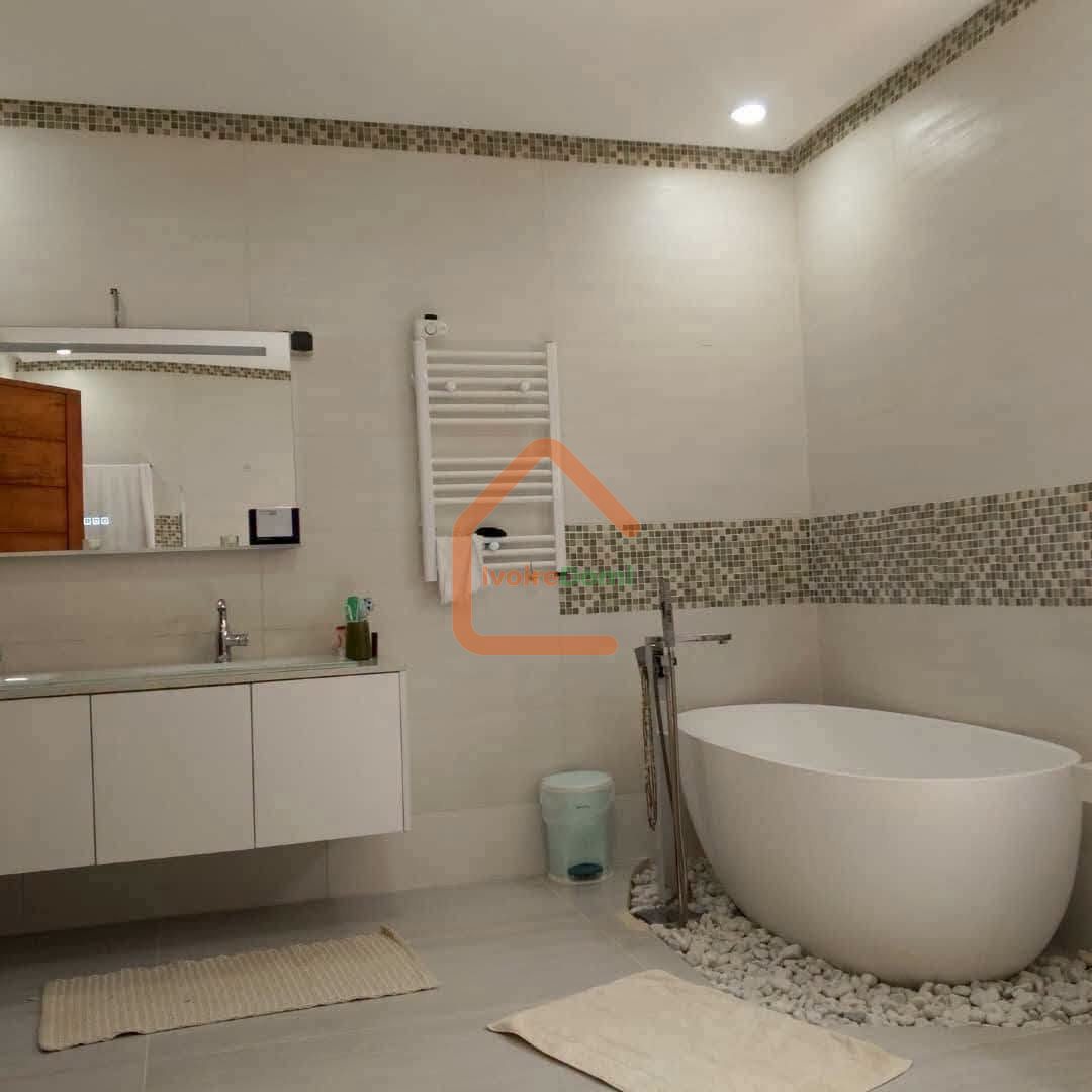 Villa duplex de 4 chambres à vendre à Assouindé Assinie