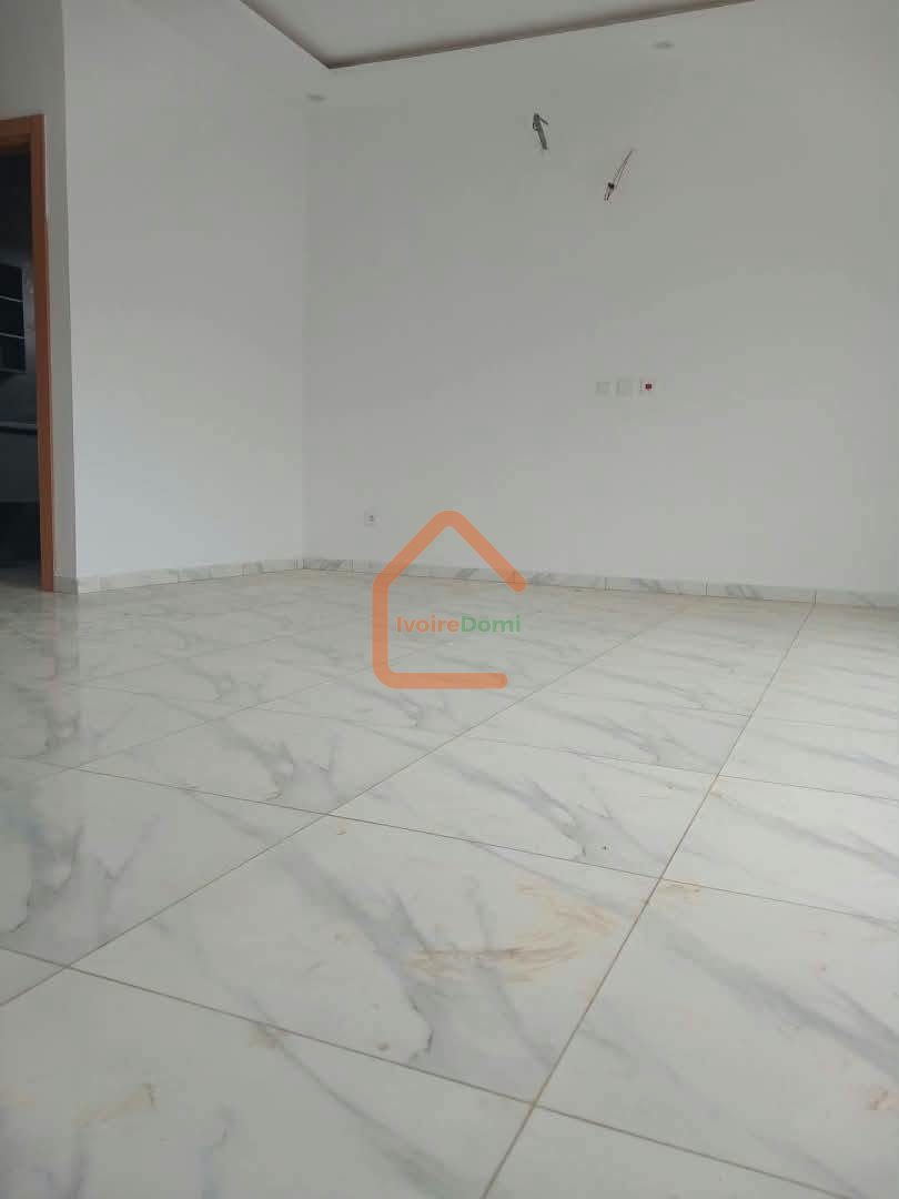 Villa duplex de 4 chambres à vendre à Assouindé Assinie