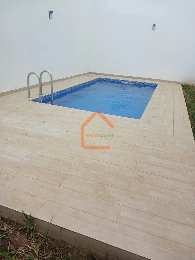 Villa duplex de 4 chambres à vendre à Assouindé Assinie