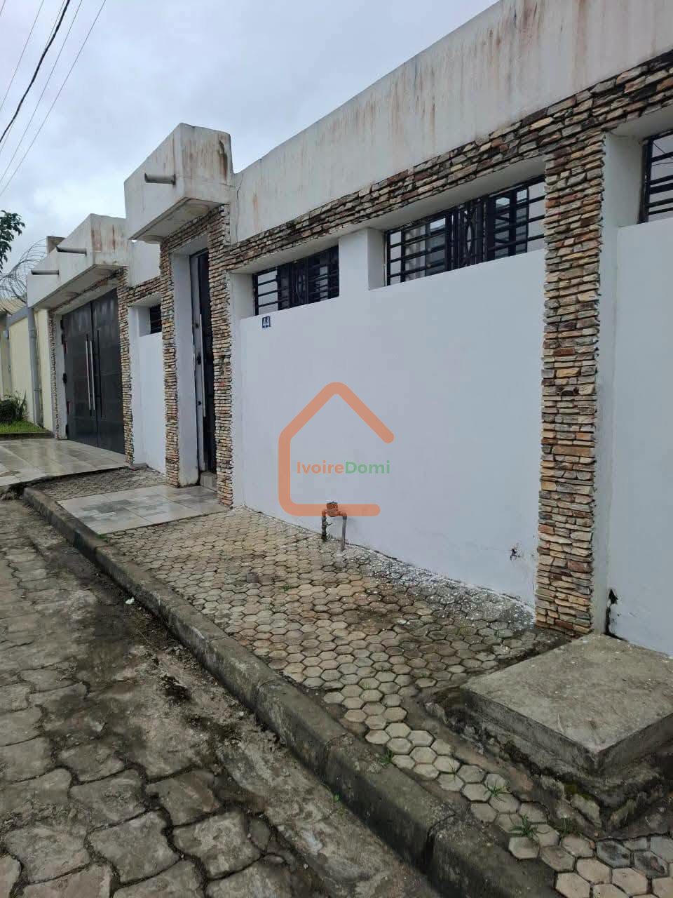 VILLA BASSE EN VENTE