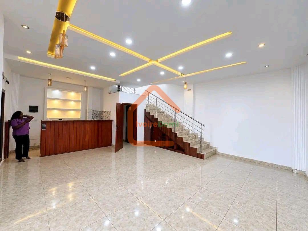 ESPACE COMMERCIAL A LOUER