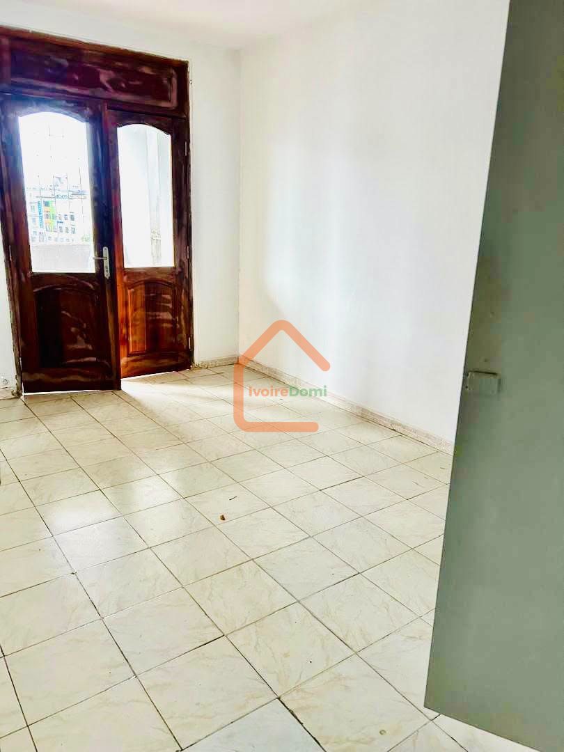 VILLA BASSE EN VENTE