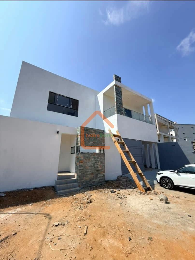 Villa 11 pièces à vendre à FAYA