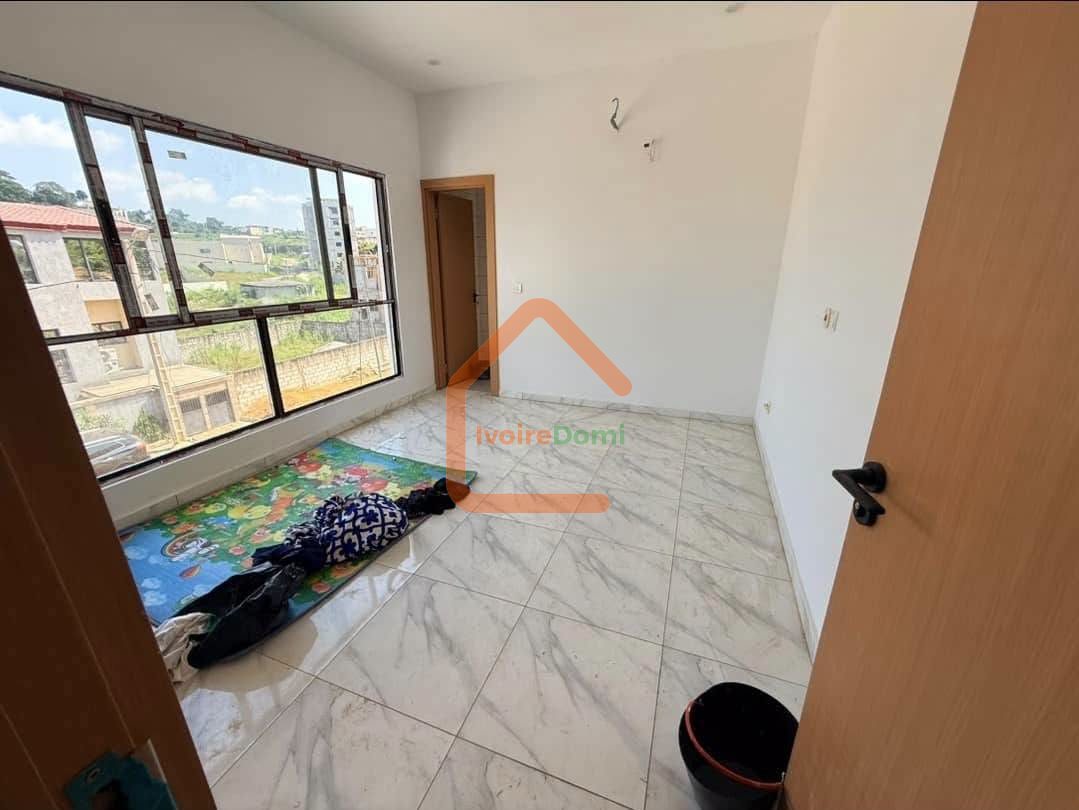 Villa 11 pièces à vendre à FAYA