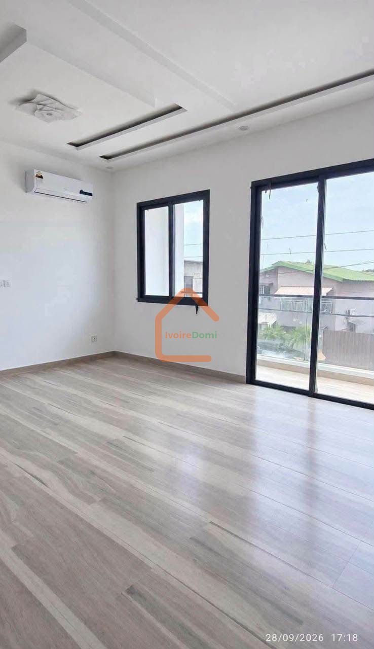VILLA BASE 4 PIECES INACHEVEE AVEC DALLE/BINGERVILLE cité TP N’zi kan