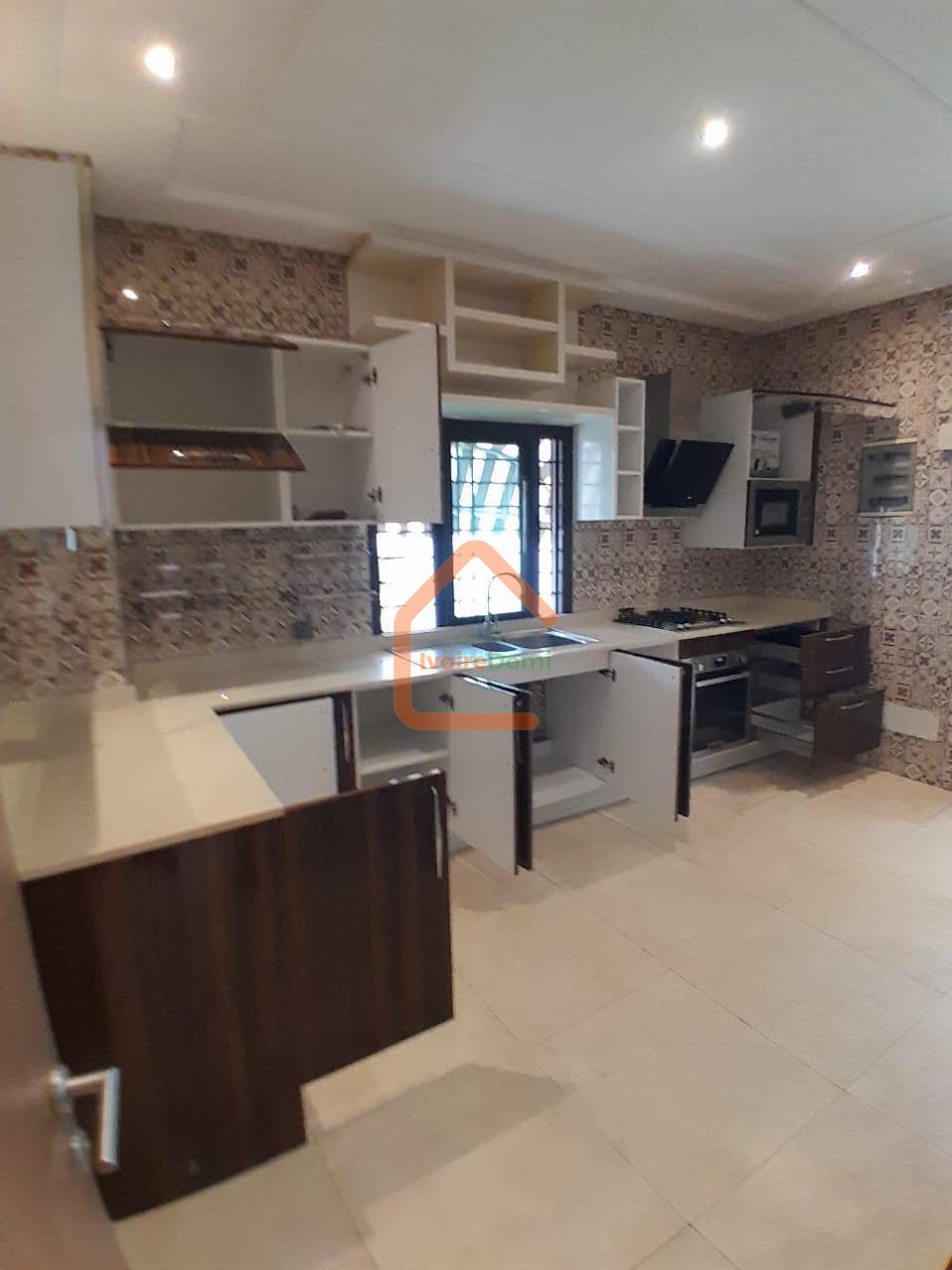 Appartement de 4 pièces bon standing et sécurisé