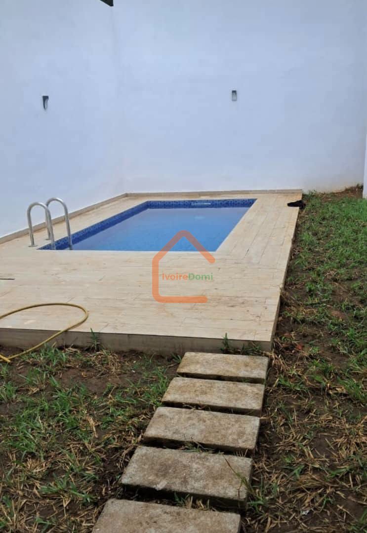 Villa 11 pièces à vendre à FAYA
