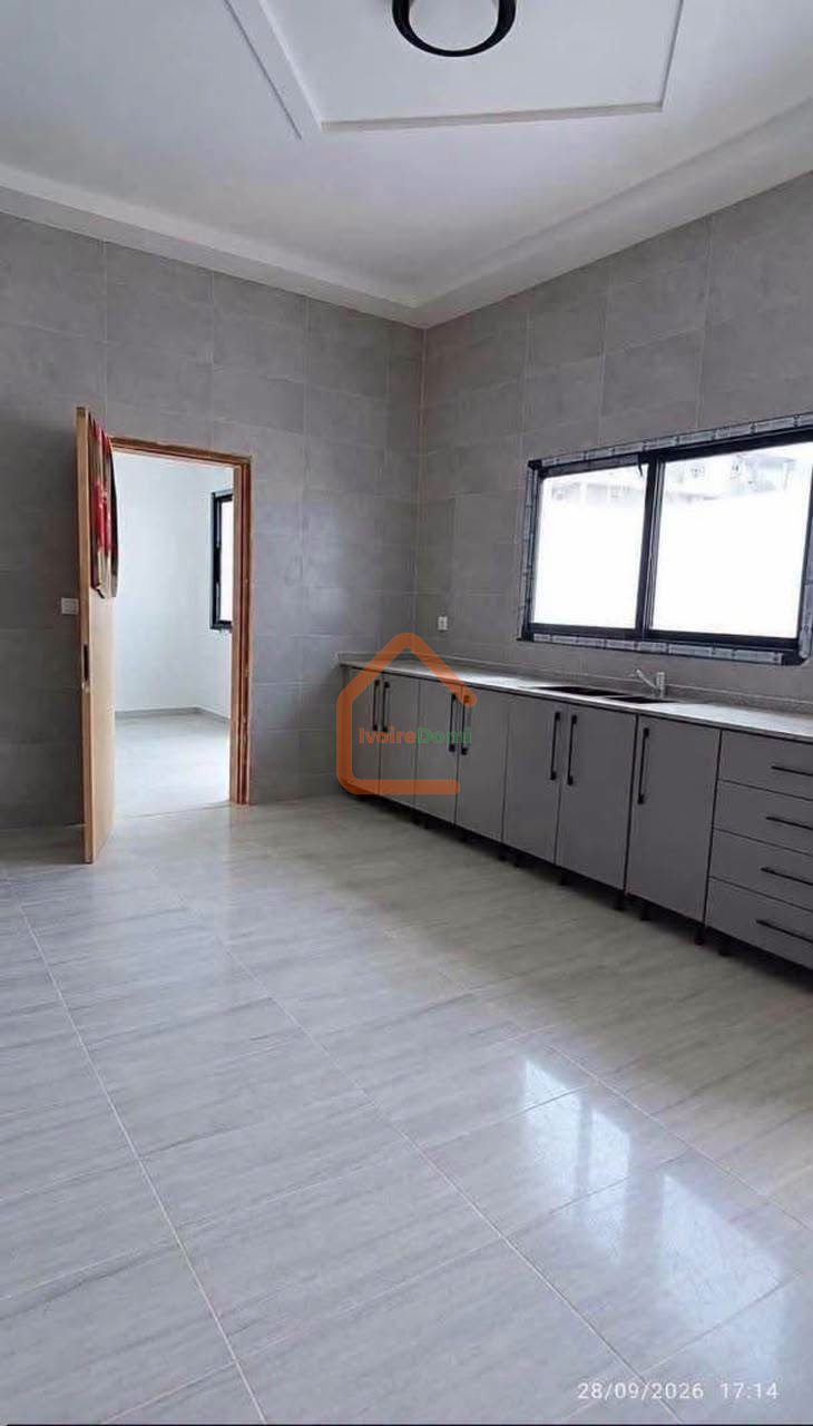 VILLA BASE 4 PIECES INACHEVEE AVEC DALLE/BINGERVILLE cité TP N’zi kan