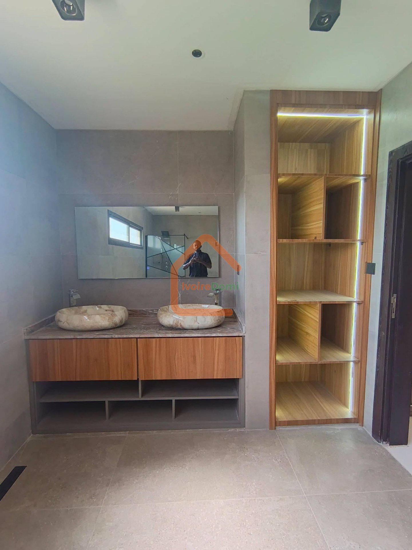 À vendre nouvel appartement 4 pièces à marcory zone 4