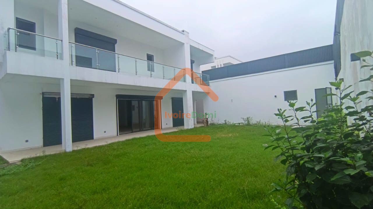 VILLA BASSE A LOUER