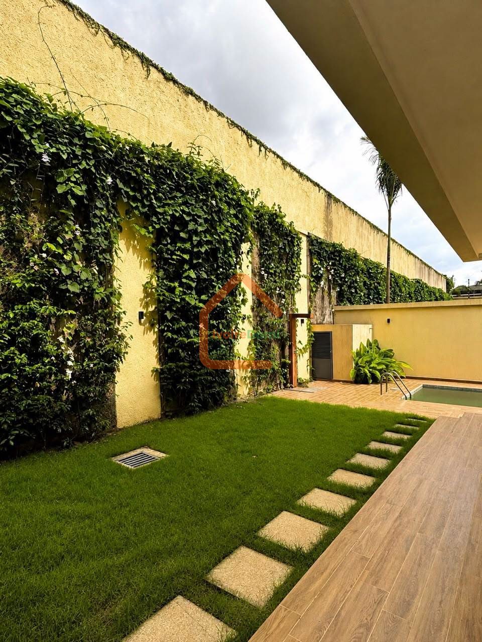 VILLA DUPLEX 4 PIECES +1 DEPENDANCE A LOUER