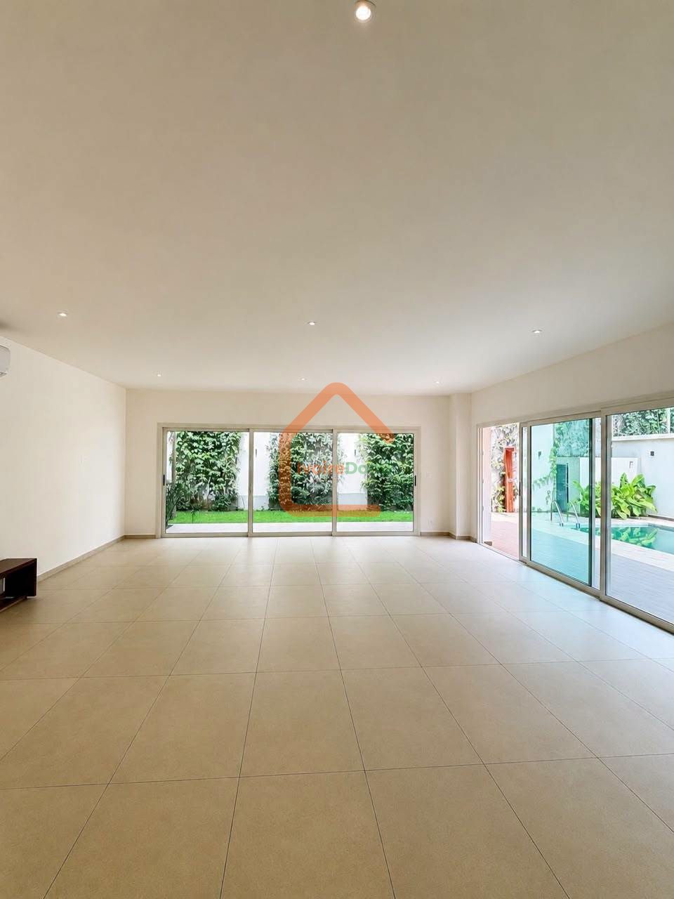 VILLA DUPLEX 4 PIECES +1 DEPENDANCE A LOUER