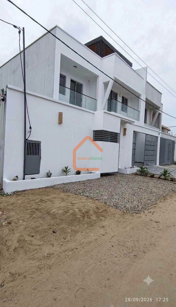 VILLA BASE 4 PIECES INACHEVEE AVEC DALLE/BINGERVILLE cité TP N’zi kan