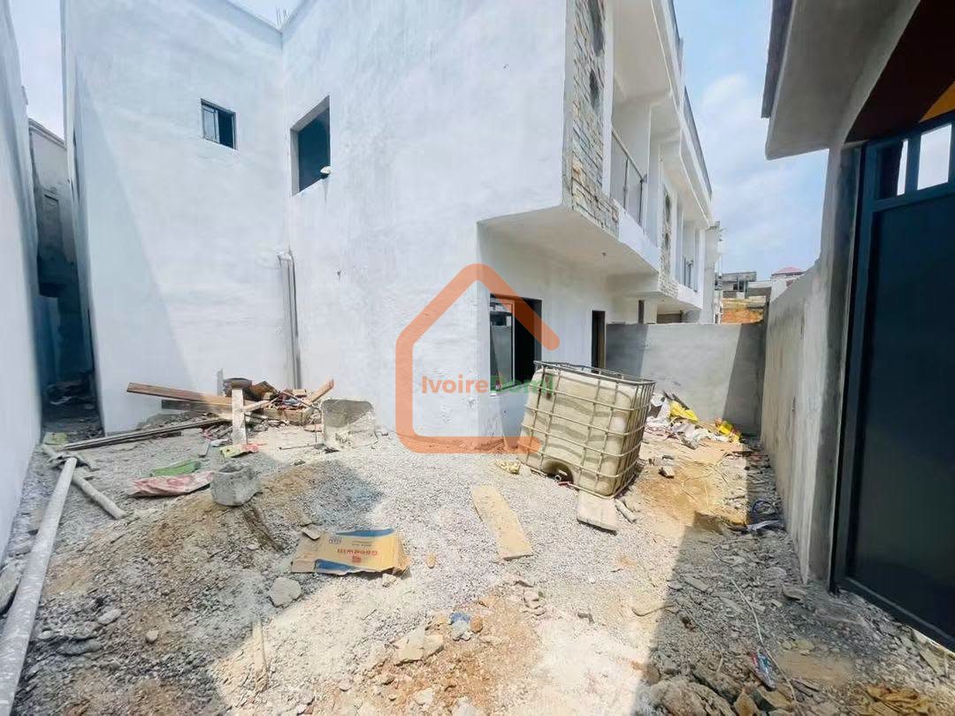 VILLA BASSE EN VENTE