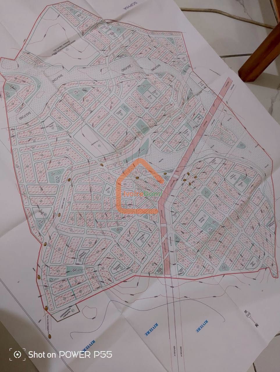 TERRAIN A VENDRE – UNE BONNE OPPORTUNITE A SAISIRE