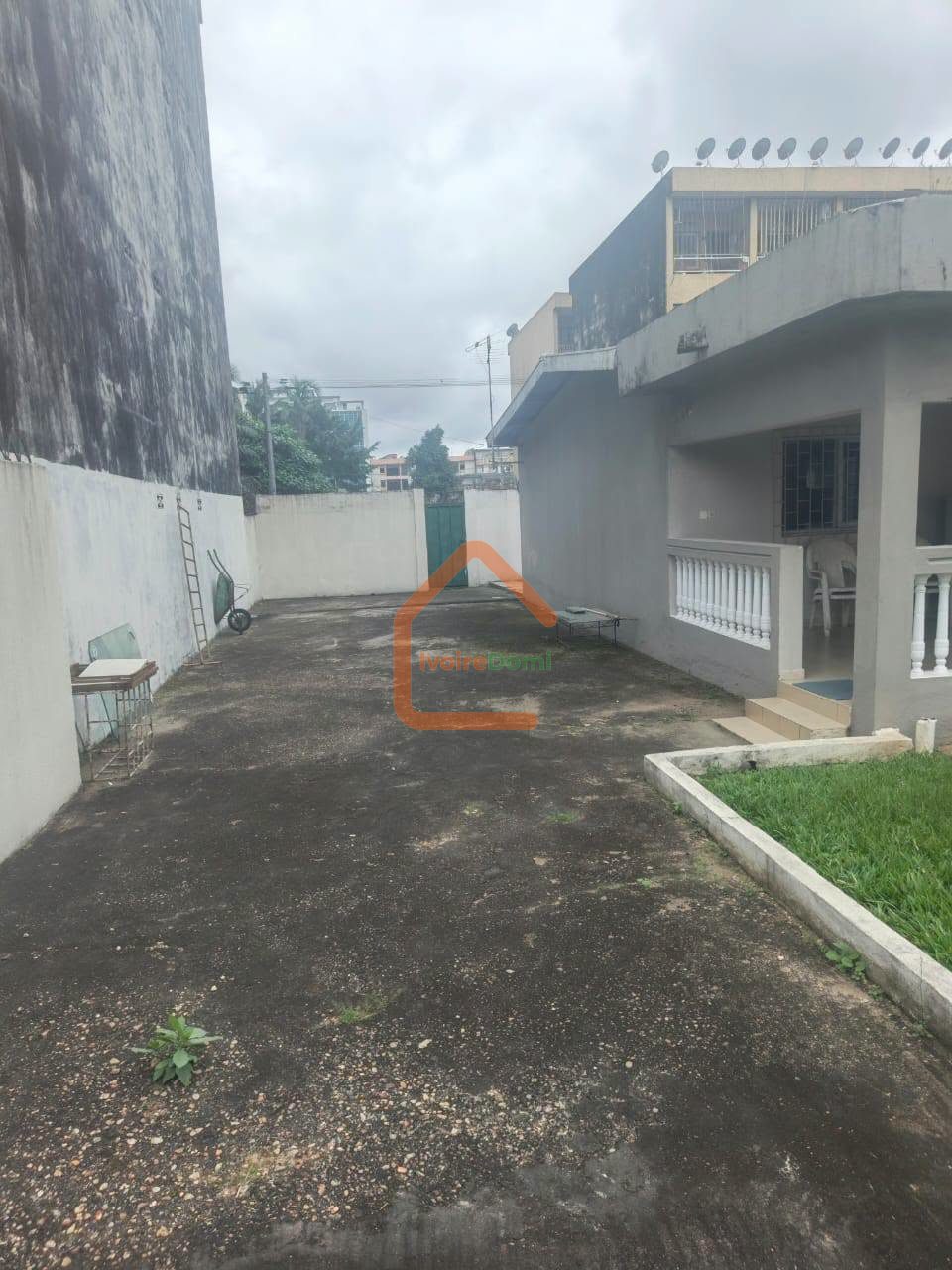 TERRAIN EN VENTE