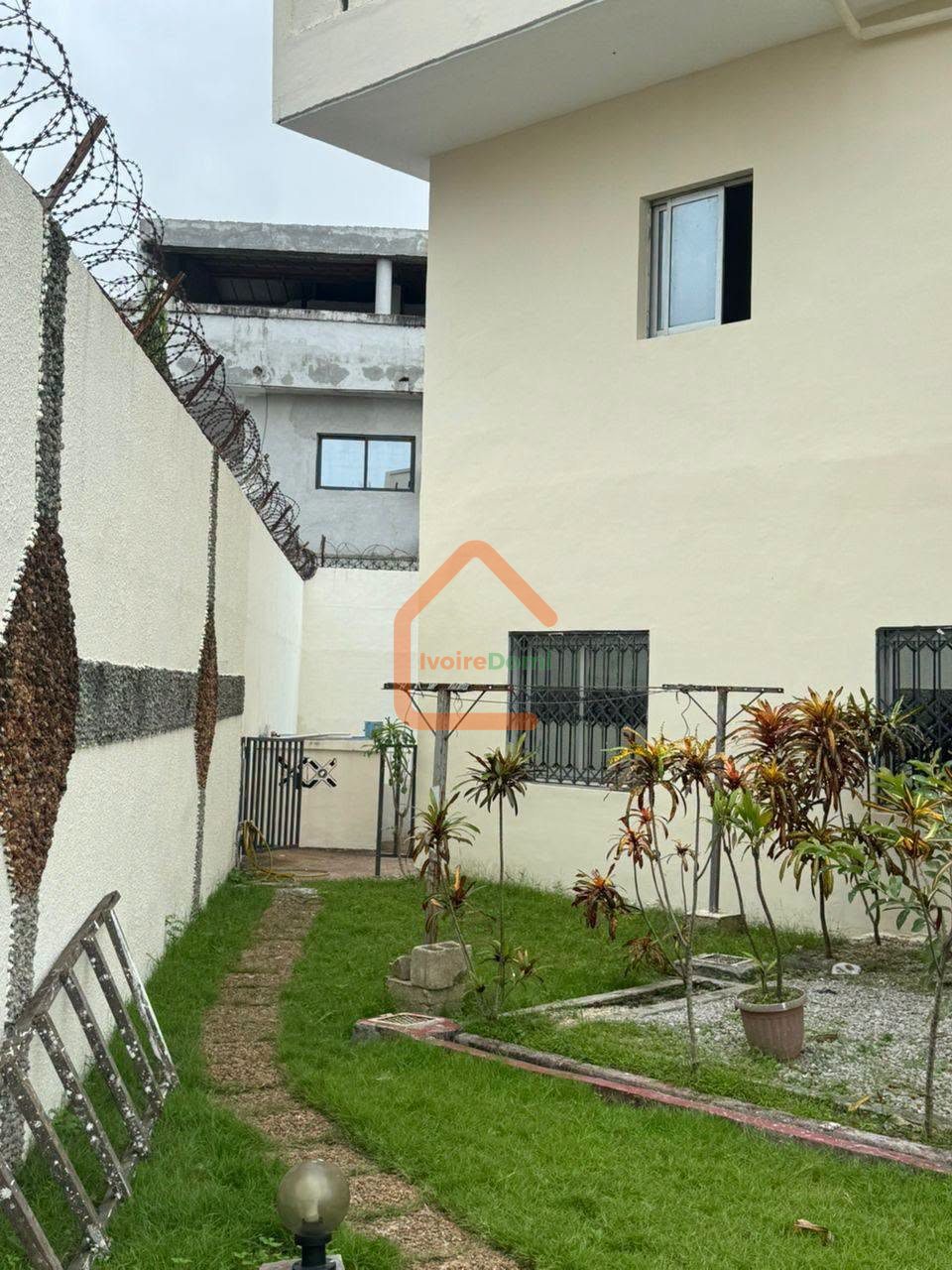 DUPLEX EN VENTE