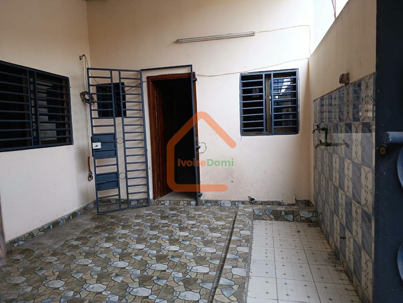 VILLA BASSE EN VENTE