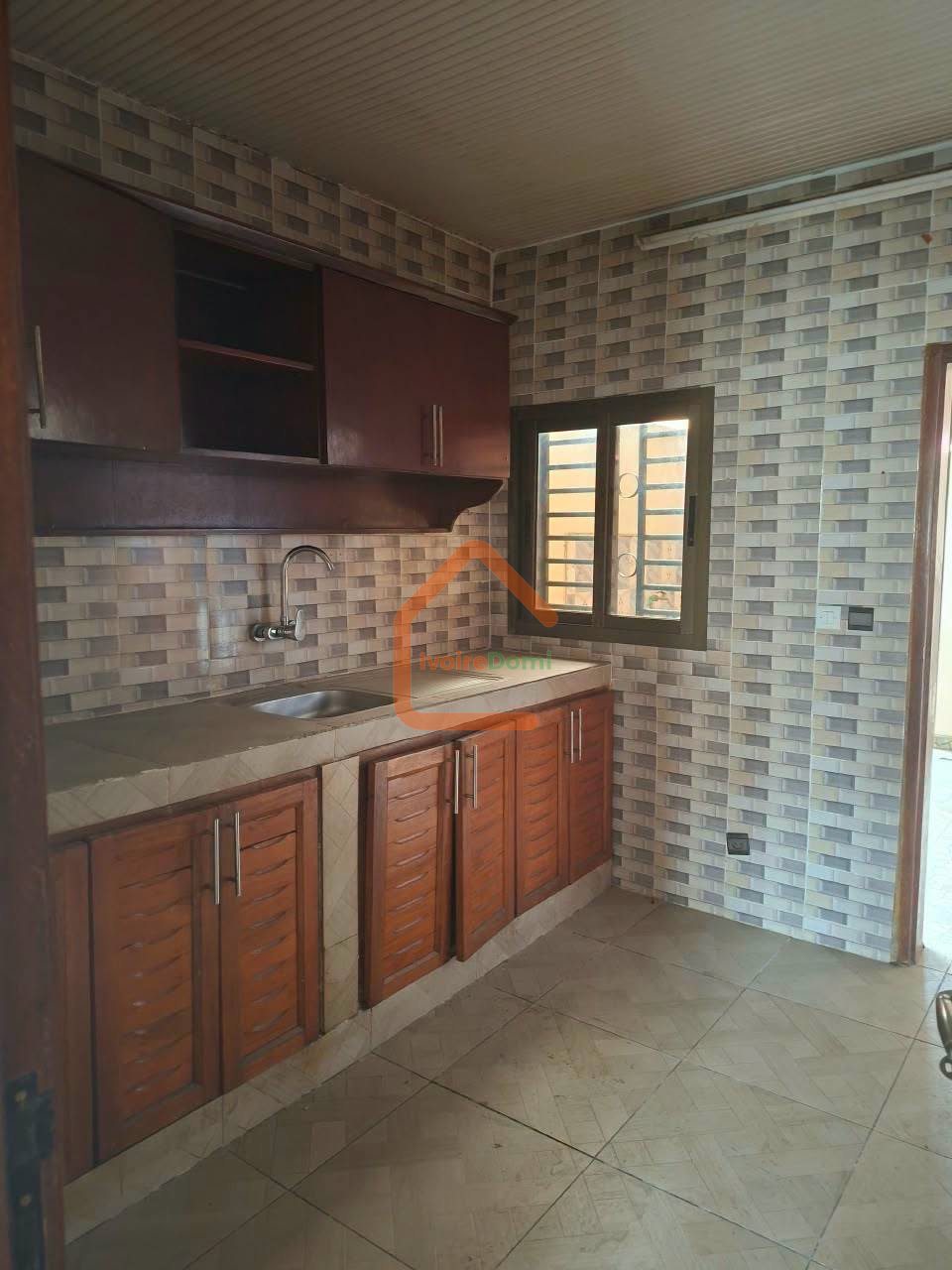 VILLA BASSE EN VENTE