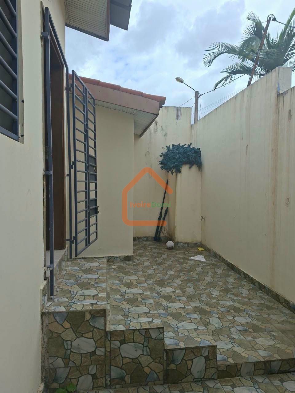 VILLA BASSE EN VENTE