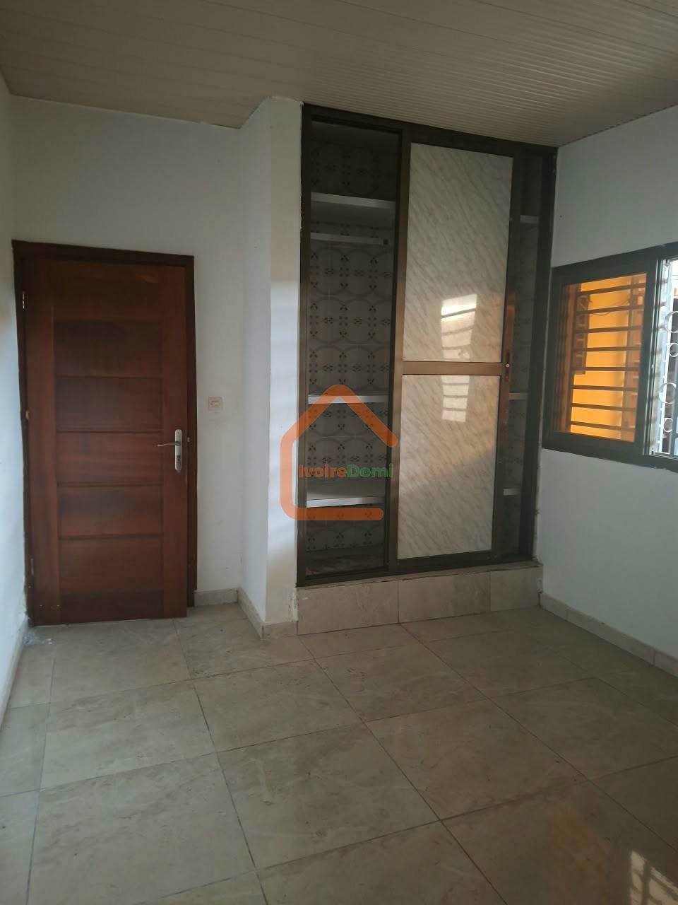 VILLA BASSE EN VENTE