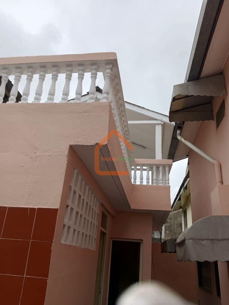 DUPLEX EN VENTE