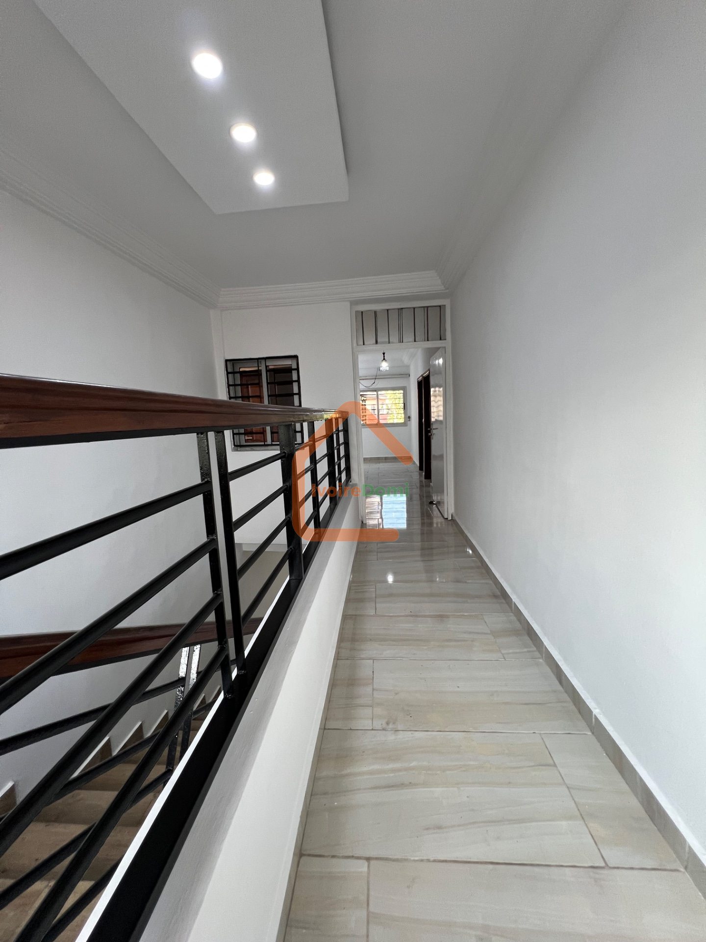 VILLA DUPLEX MODERNE DE 8 PIÈCES