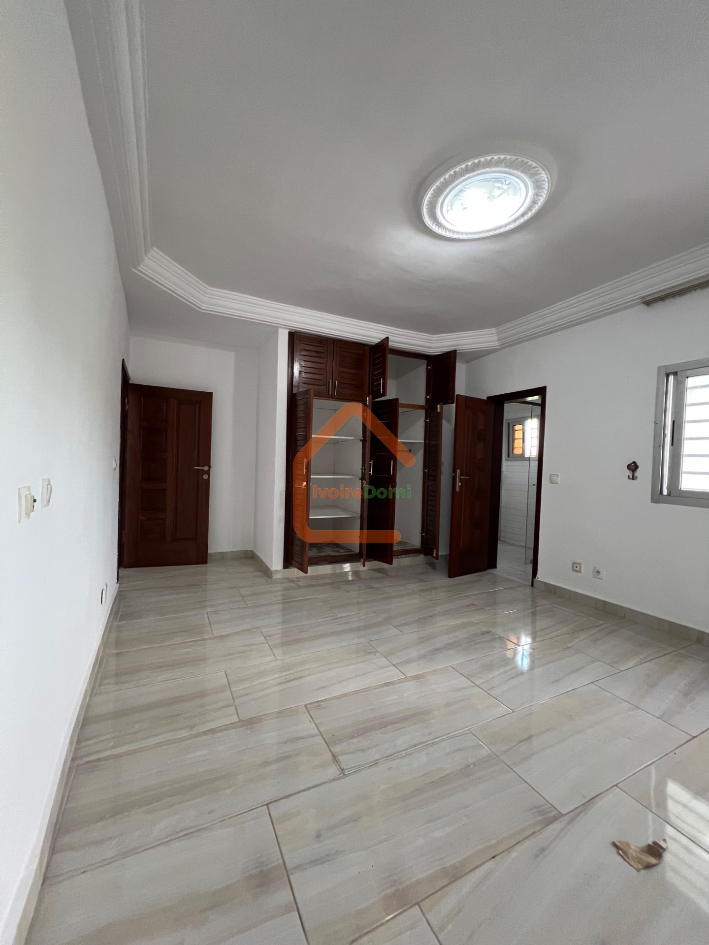VILLA DUPLEX MODERNE DE 8 PIÈCES