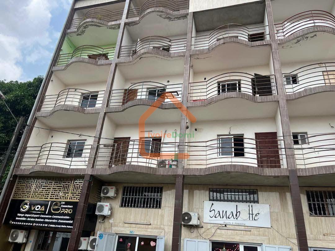 INMMEUBLE EN VENTE A YOPOUGON