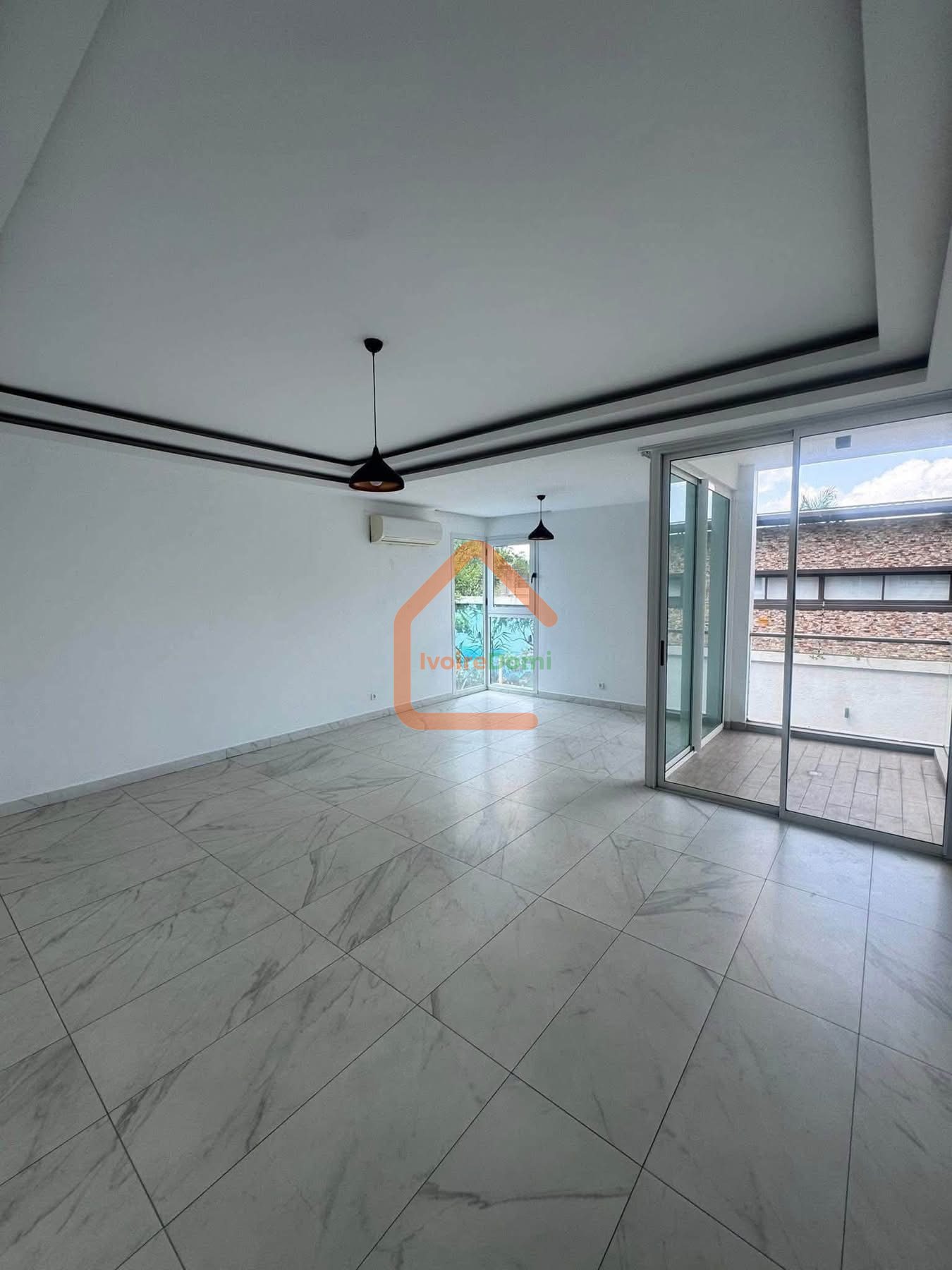 Location appartement 4 pièces Riviera bevers hills