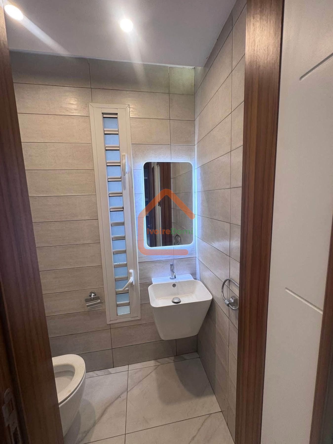 Location appartement 4 pièces Riviera bevers hills