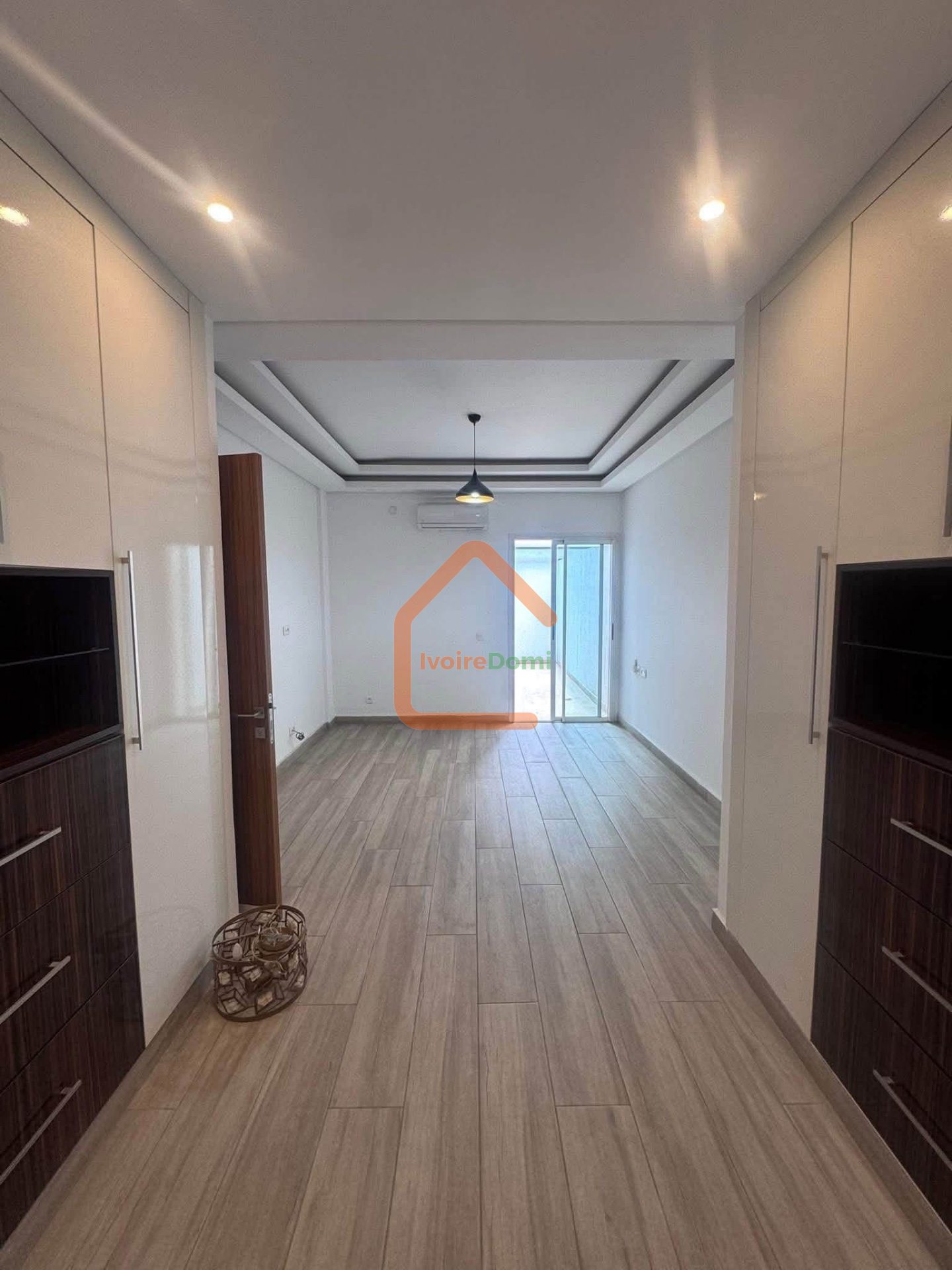 Location appartement 4 pièces Riviera bevers hills