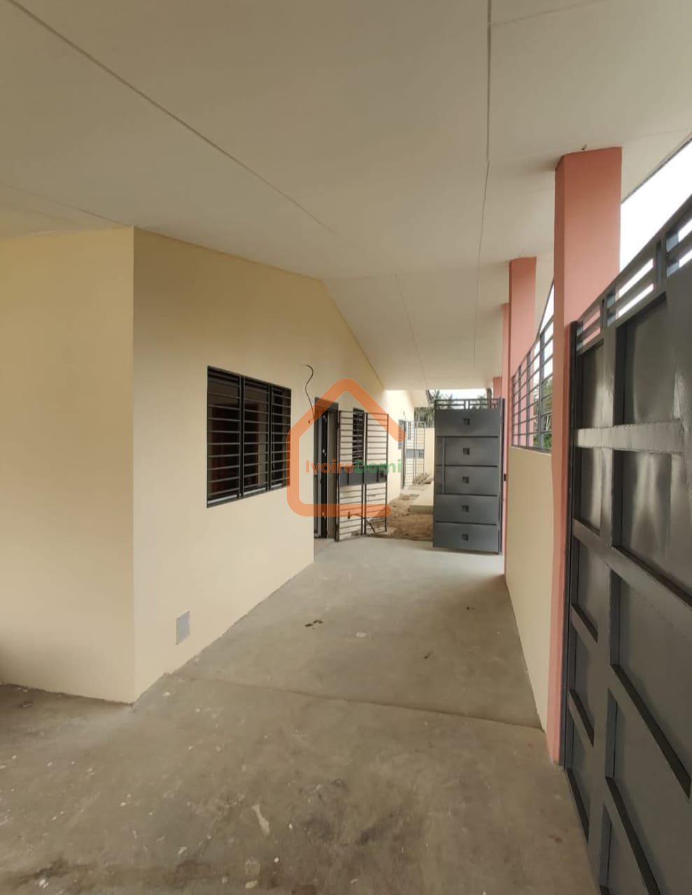 VILLA BASSE EN VENTE