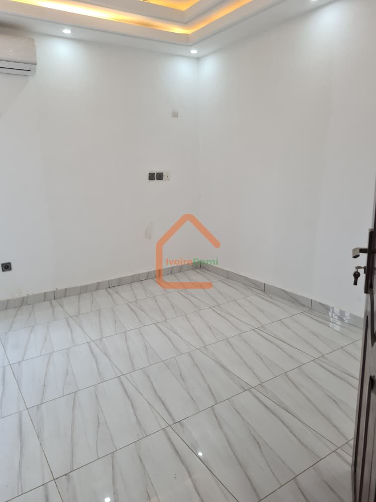 APPARTEMENT 3 PIECES CHU ANGRE