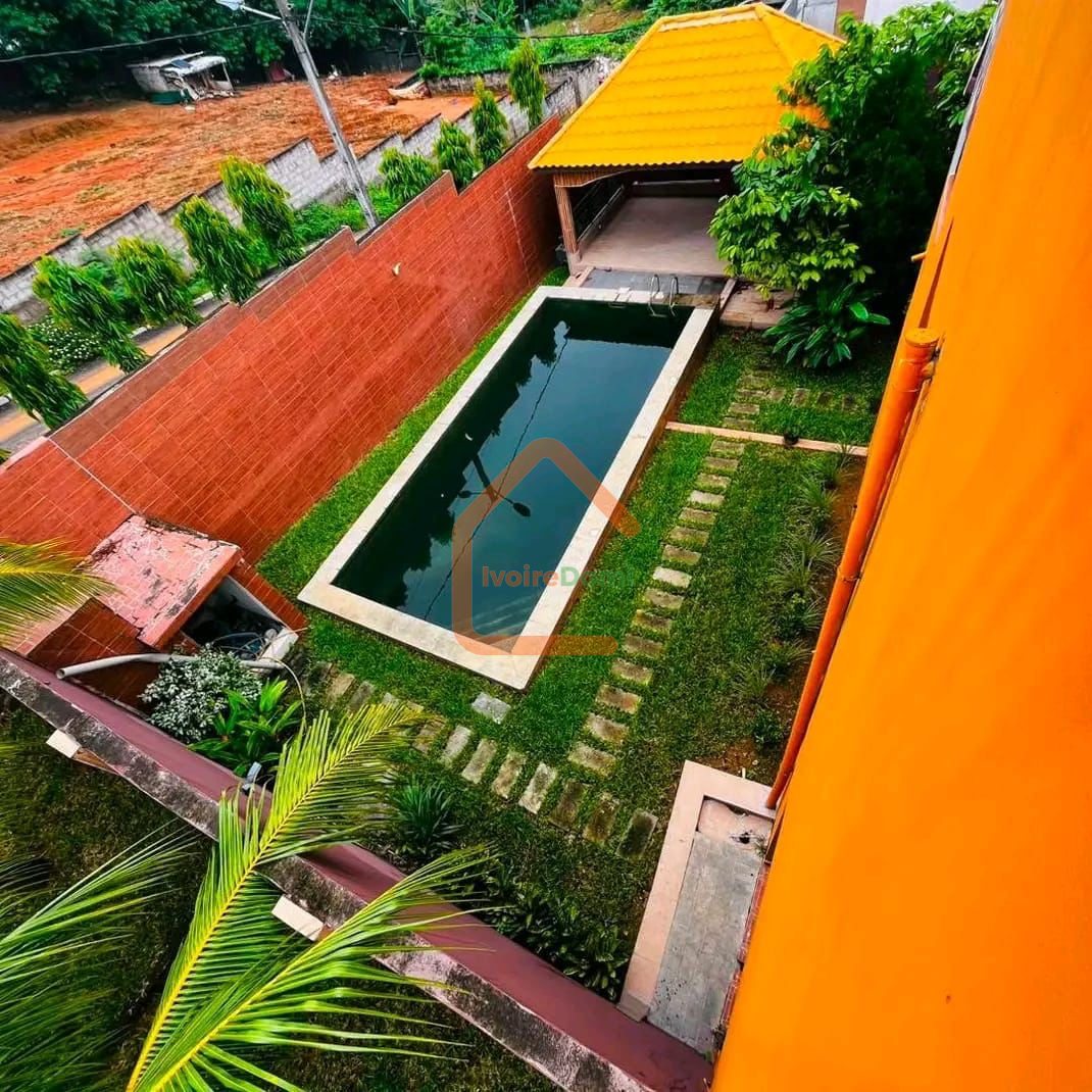 Villa duplex de 15 pièces