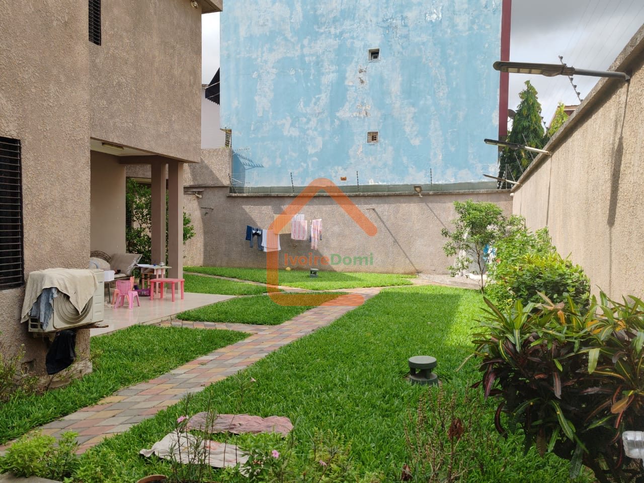 VILLA BASSE EN VENTE